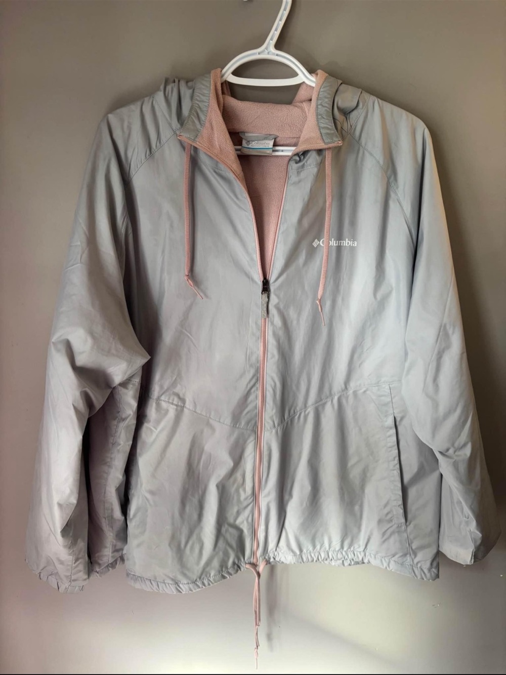 Columbia Women's Fleece Lined Light Gray Hooded Jacket with Pink Accents